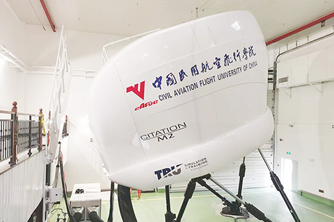◎ 珠海翔翼公司在四川廣漢中國民航飛行學院順利完成美國TRU全動模擬機安裝。