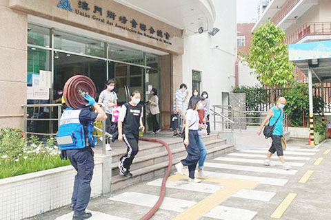 　◎ 台山街坊總會服務大樓昨日發生火警。