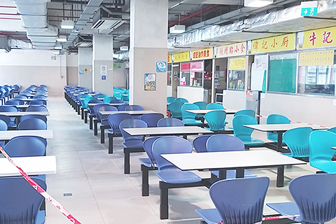 ◎ 祐漢熟食中心不少攤檔停業。