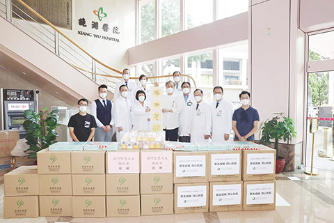 ◎ 澳門智慧人文勵政會贈送茶葉、曲奇餅和牛軋糖。