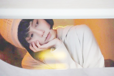 ◎ 香港歌手鄧紫棋二0二二年全新專輯《啟示錄》將於九月正式發行,第五首主打歌《不想回家》MV在近日正式上線。