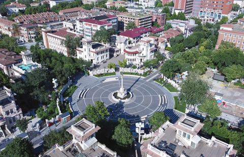 ◎ 位於天津市河北區的意式風情區馬可波羅廣場(七月廿三日攝,無人機照片)。(新華社記者孫凡越 攝)