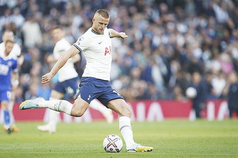 ◎ 戴亞入波,熱刺昨晨反超李城二比一。(美聯社)