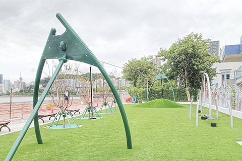 　◎ 水塘公園靠近漁翁街之A區遊樂場已完工，並在十月一日正式對外開放。