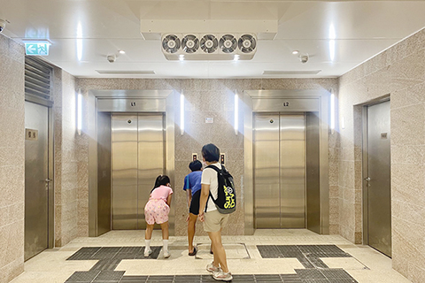 行人隧道電梯間