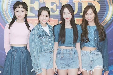 ◎ 十月十四日,香港無線電視於將軍澳電視城舉行《思家大戰》錄影探班,並邀請傳媒到場採訪。圖為藝人炎明熹(左起)、姚焯菲、詹天文、鍾柔美出席。