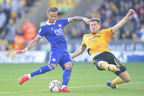 ◎ 李城麥迪遜(左)昨役射成三比0領先狼隊,華迪錦上添花,李城四比0打翻身仗。(美聯社)