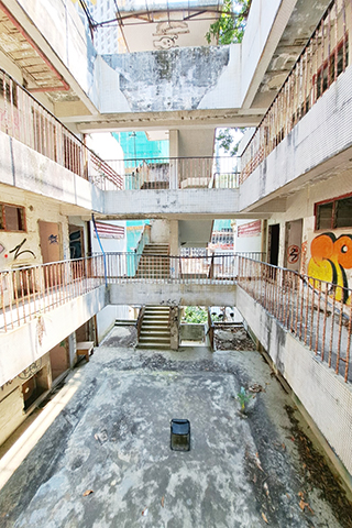 原來是一間很好的校舍