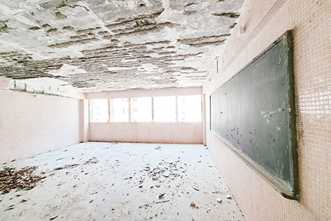 天花已露出了鋼筋