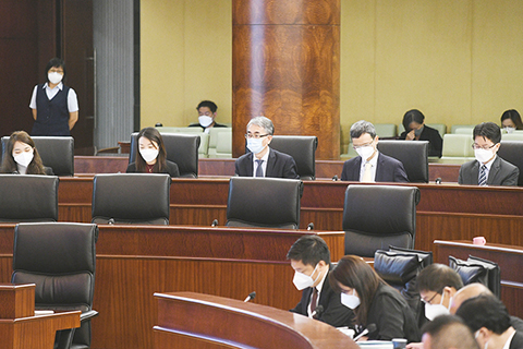 ◎ 張永春昨在立法會上稱,樓宇滲漏水問題對住戶的生活造成困擾。