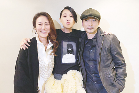 ◎ 圖為五月天石頭(右)帶著老婆前往倫敦觀賞劉若英演唱會。