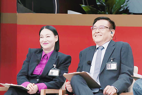 ◎ 由於面試必須以廣東話進行,搞到好多內地演員因發音不準鬧出不少笑話,爾冬陞全程開心到爆,證明娛樂性豐富。