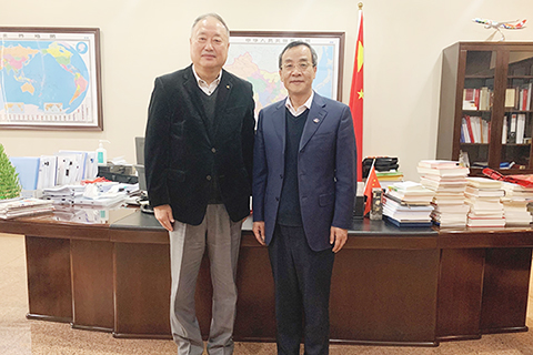 ◎ 鄧軍訪首都機場集團董事長王長益。