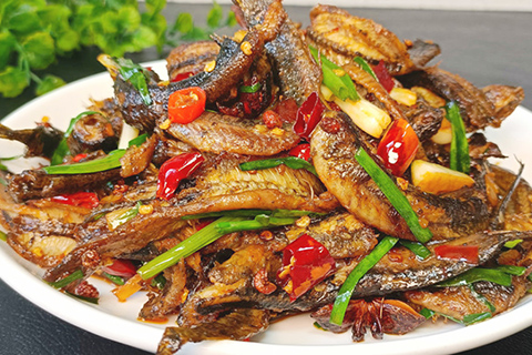 惹味的椒鹽泥鰍。(網上圖片)