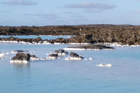藍湖是冰島最大的溫泉。