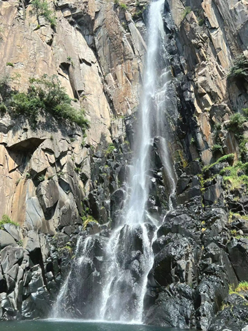 九道缸瀑布真是寶藏地,有一種黃果樹瀑布的即視感。