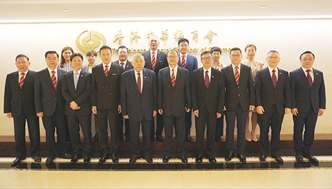 ◎ 澳中總率團訪港中總。