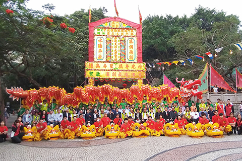 ◎ 媽閣前地龍獅恭賀天后娘娘寶誕。