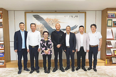 ◎ 澳門福建同鄉總會會長陳明金會見莊清源一行。