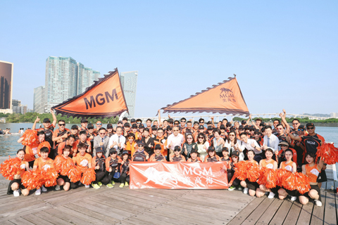 ◎ 美高梅金獅龍舟隊舉行下水禮。