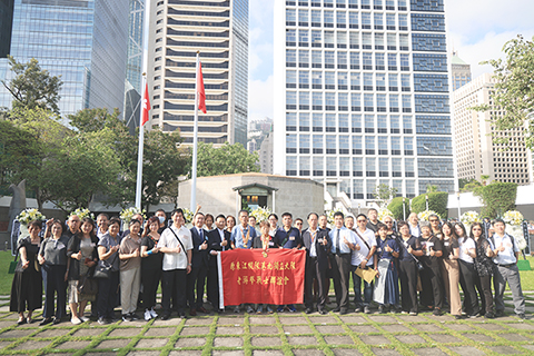 ◎ 九月三日,香港舉行中國人民抗日戰爭勝利紀念日儀式,香港特區行政長官李家超、政府官員和各界人士出席儀式。圖為原東江縱隊港九獨立大隊老戰士出席儀式。(香港中通社記者 許其皓 攝)