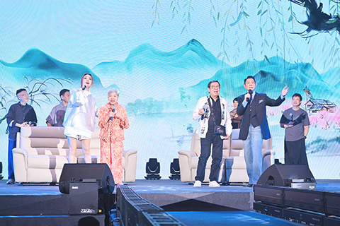 ◎ 群星合唱,為劉德華送上生日祝福。