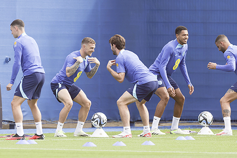 ◎ 英足昨日備戰,澳門時間今夜二時三刻將客場友賽蘇格蘭。(美聯社)