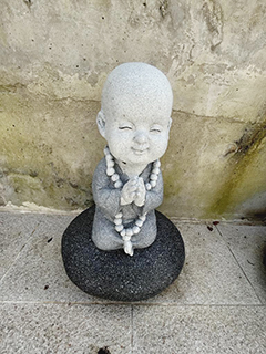 小沙彌塑像