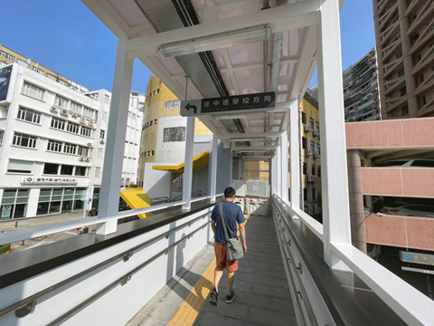 ◎ 漁翁街行人天橋經優化工程後煥然一新。