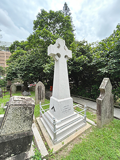 年代久遠的墳墓