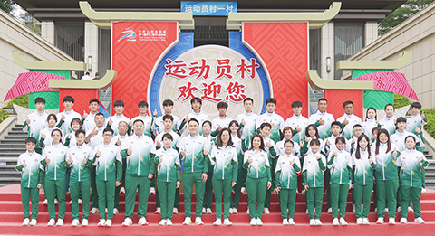 ◎ 全學青運澳門代表團。