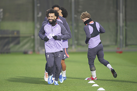 ◎ 今夜一時三刻,利物浦將在歐霸盃作客法甲圖魯茲,圖為主力沙拿昨日在操練中。(美聯社)