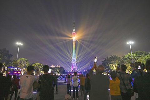 第十二屆廣州國際燈光節亮燈。(中新社記者 陳驥旻 攝)