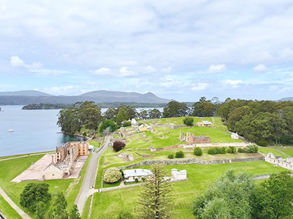 監獄像是風景秀麗的莊園