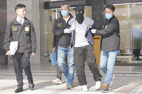 ◎ 七旬男子涉嫌縱火被拘。