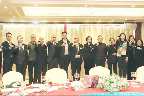 ◎ 澳門紅十字會昨日傍晚假聯邦酒樓宴請本地中文傳媒。