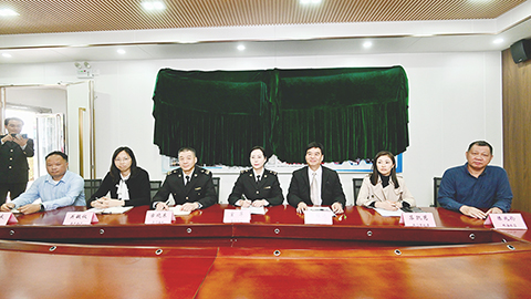 ◎ 內地海關及市政署代表介紹「生鮮雞」的檢疫及通關等措施。