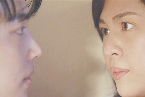 ◎ 泰國人氣男神出演跨國電影。