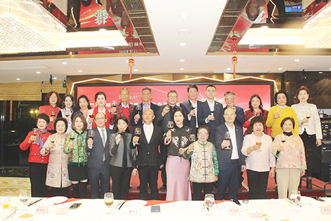 ◎ 澳門福建婦女聯誼總會昨舉行春茗。