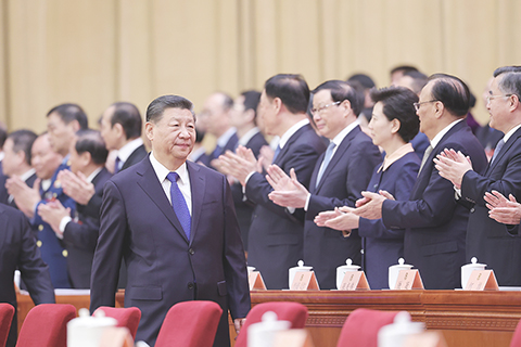 ◎ 三月十日,全國政協十四屆二次會議在北京人民大會堂舉行閉幕會。習近平等黨和國家領導人出席。(中新社記者 盛佳鵬 攝)