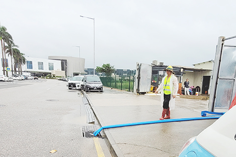 ◎ 地盤違規接駁喉管將未經隔濾處理的建築廢水排至公共下水道。