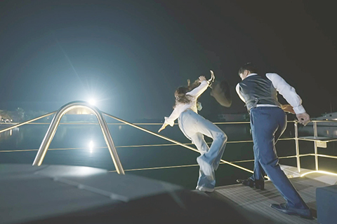 ◎ 呢下飛身原來有替身嘅,但海中沉浮鏡頭則是梁靖琪本人上陣。