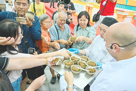 ◎ 「美食之都廚藝展示」受歡迎。