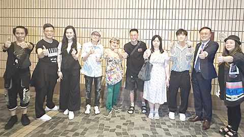 ◎ 邵音音(中)參予慈善義舉。