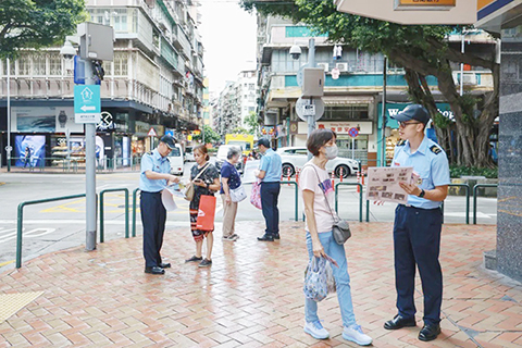 ◎ 消防聯同福溢物管到南光公司大廈進行火警逃生演習。