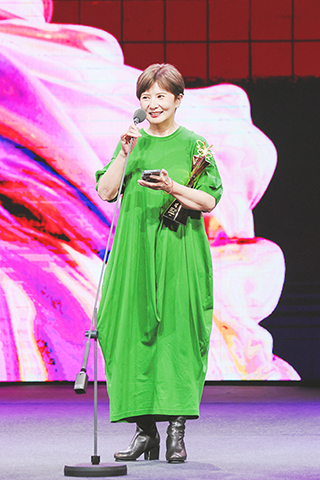 ◎ 圖為阮經天獲得第26屆台北電影節最佳男主角獎,阮經天因為在倫敦工作無法到場,由李烈代表領獎。