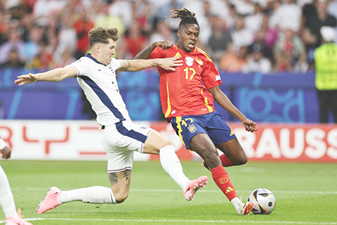 ◎ 十七號尼高威廉斯為西足先下一城。(新華社 張帆 攝 )