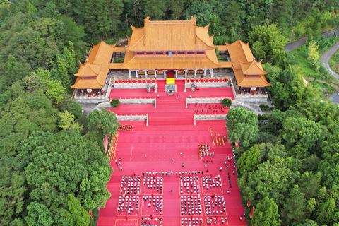 ◎ 九月廿二日,二零二四(甲辰)年海峽兩岸共同拜謁炎帝陵儀式舉行。(株洲市台辦供圖)