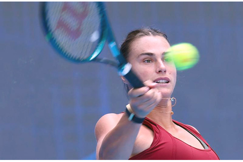 ◎ 九月二十三日,莎芭倫卡在訓練中。白俄羅斯選手莎芭倫卡在北京國家網球中心鑽石球場進行訓練,備戰中國網球公開賽。(新華社記者 白雪飛 攝)