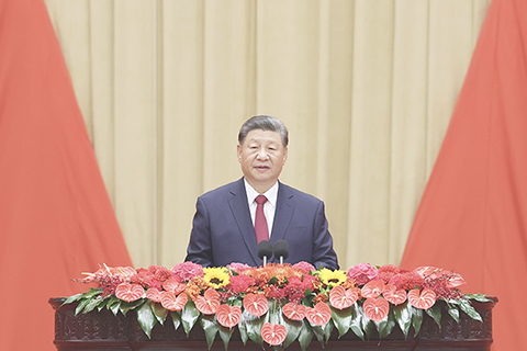 ◎ 九月三十日晚,中共中央總書記、國家主席、中央軍委主席習近平出席慶祝中華人民共和國成立七十五周年招待會並發表重要講話。(中新社記者盛佳鵬 攝)